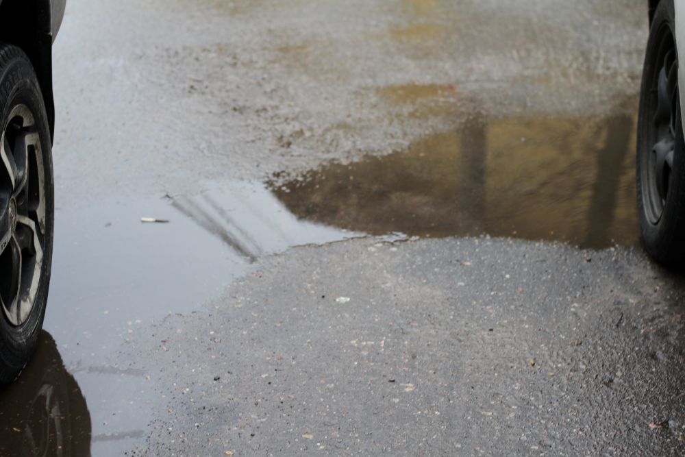 駐車場の水たまり対策_毛受建材四季辺