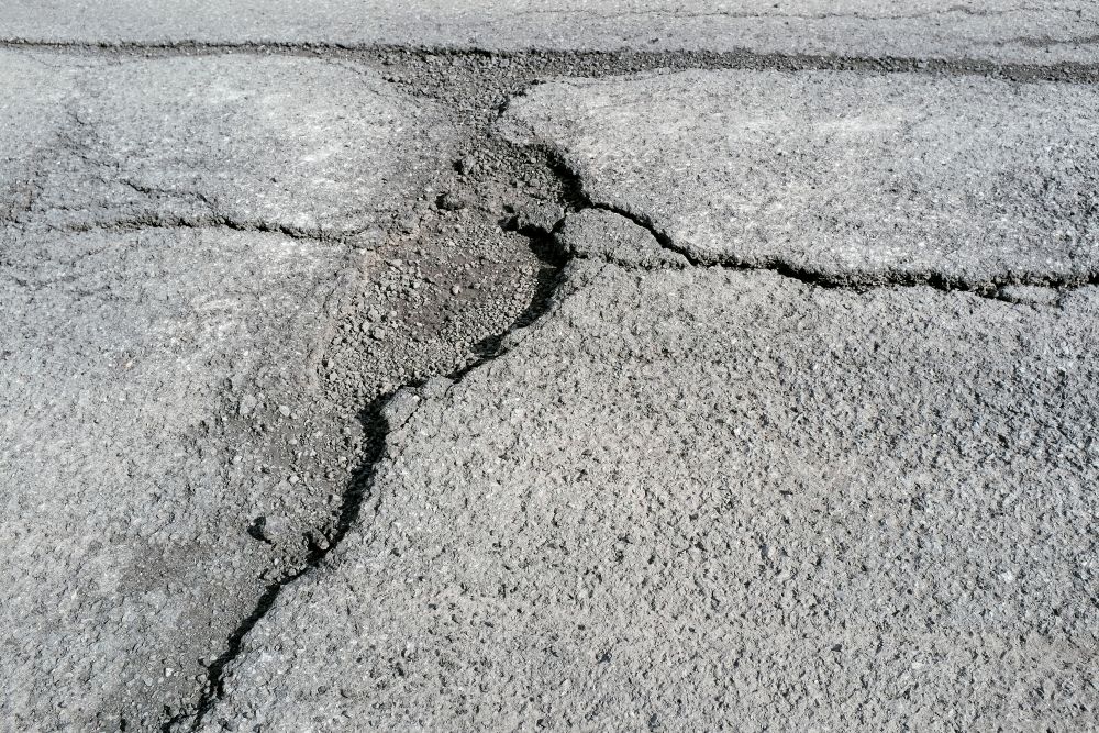 構造クラック_コンクリートひび割れ_毛受四季辺